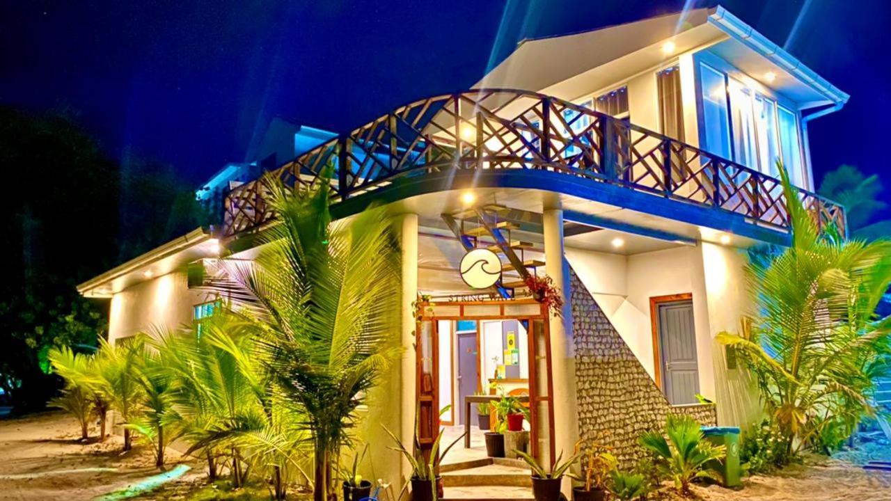 String Wave Maldives Hotell Gulhi Exteriör bild