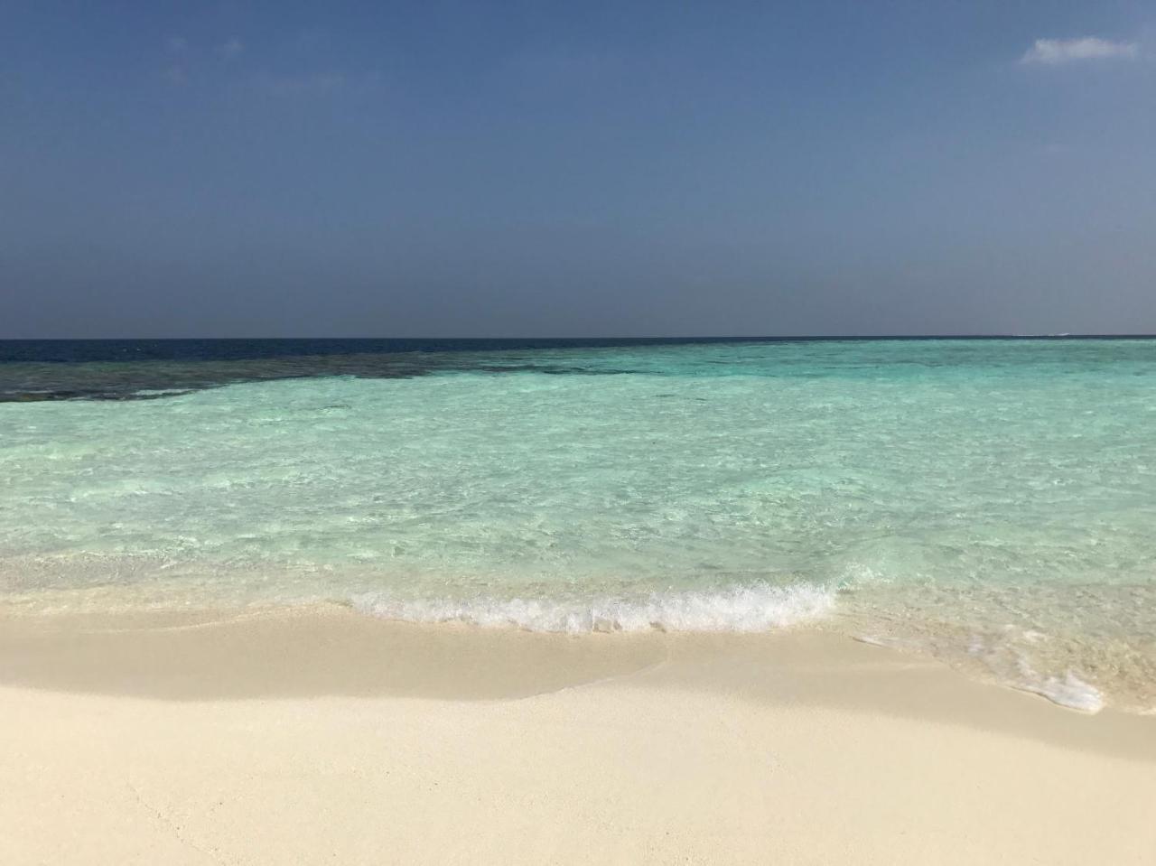 String Wave Maldives Hotell Gulhi Exteriör bild