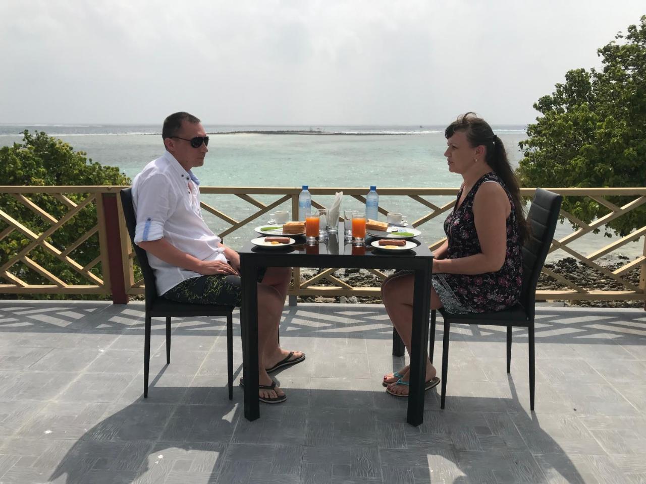 String Wave Maldives Hotell Gulhi Exteriör bild