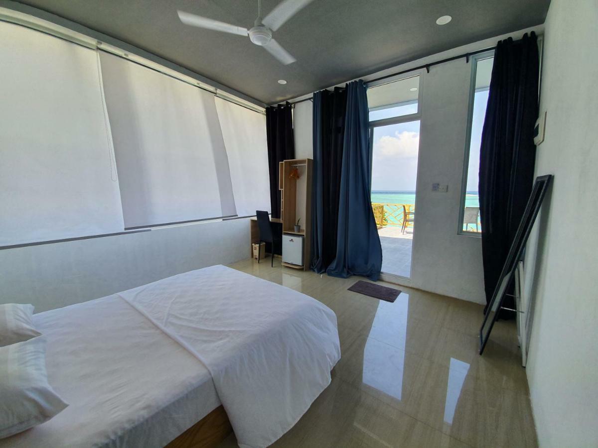 String Wave Maldives Hotell Gulhi Exteriör bild