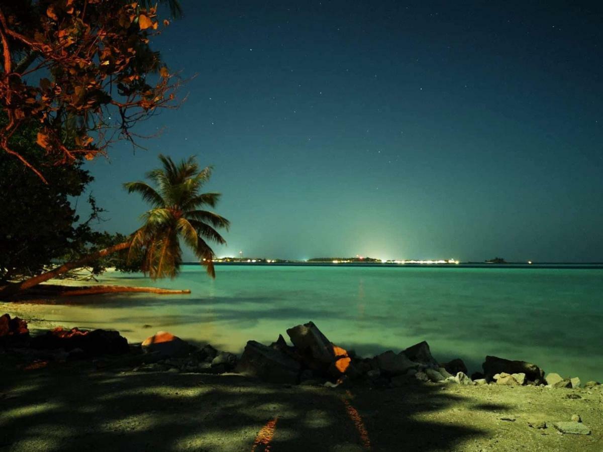 String Wave Maldives Hotell Gulhi Exteriör bild