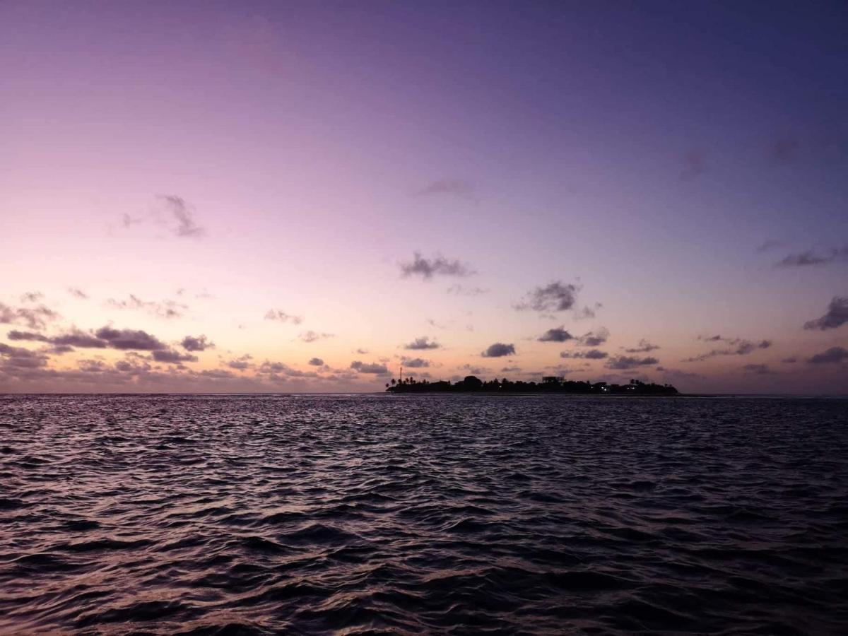 String Wave Maldives Hotell Gulhi Exteriör bild