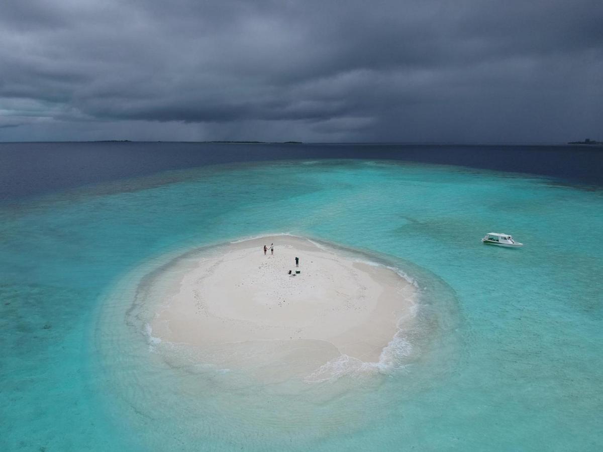 String Wave Maldives Hotell Gulhi Exteriör bild