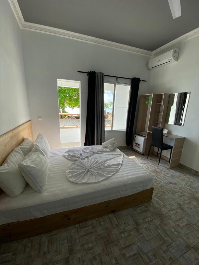 String Wave Maldives Hotell Gulhi Exteriör bild